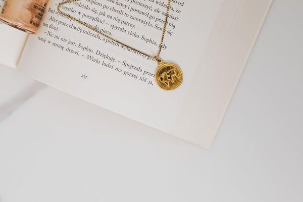 What Makes a Custom Gold Handwriting Necklace a Meaningful Gift? - Customcuff