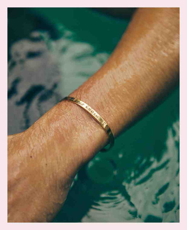Your Name in Gold: Top Engraved Gold Bracelet Picks